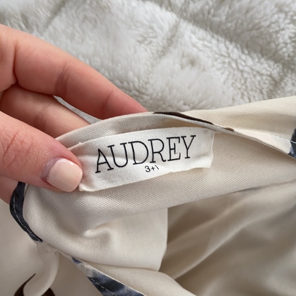 Audrey 3+1 Floral Dress - Picture 7 of 8